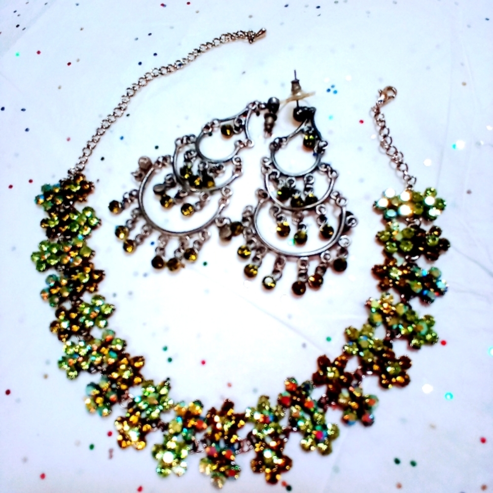 Necklace and earring set